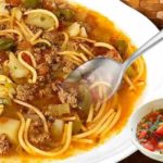 sopa con carne molida